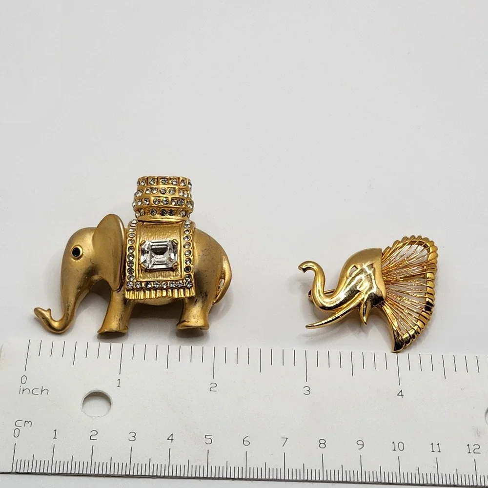 Vintage Elephant Brooch Set Gold Tone Rhinestone Crystal Animal Pins 2pc‎